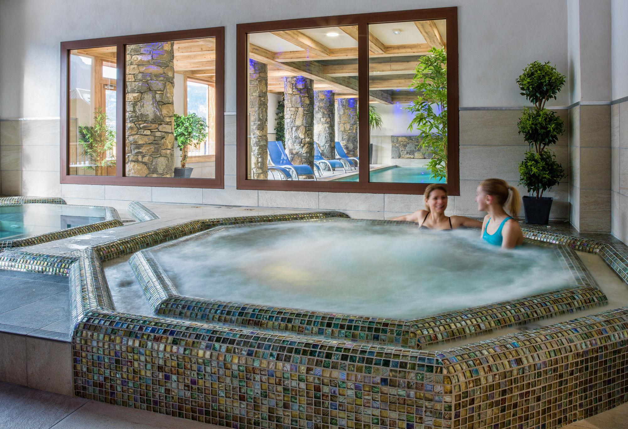 Cgh Residence Boutique Les Chalets De Layssia Samoens Luaran gambar